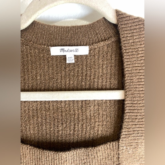 Madewell Melwood Square-Neck Pullover
Sweater in Coziest Yarn - Picture 6 of 9